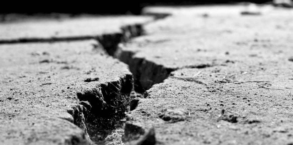 Vanuatu Capital Destroyed by 7.5 mega earthquake